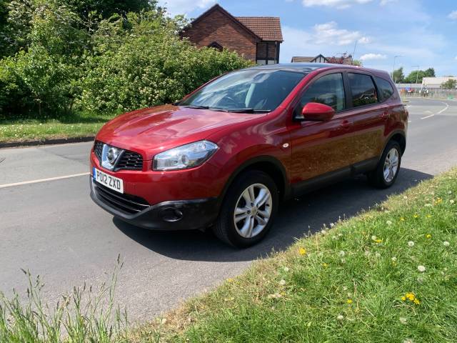 Nissan Qashqai+2 1.5 dCi [110] Acenta 5dr Hatchback Diesel Red