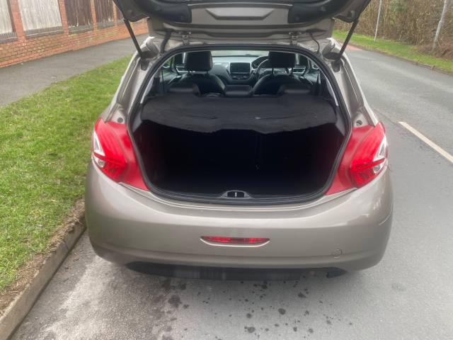 2012 Peugeot 208 1.4 HDi Allure 3dr