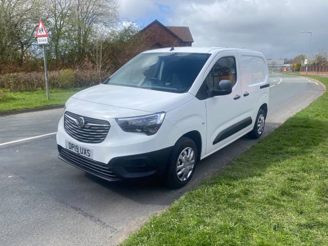Vauxhall Combo Cargo 2000 1.6 Turbo D 75ps H1 Edition Van Panel Van Diesel White
