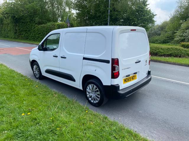 2020 Peugeot Partner 1000 1.5 BlueHDi 100 Professional Van