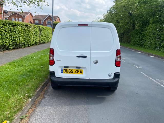 2019 Vauxhall Combo Cargo 2300 1.6 Turbo D 100ps H1 Edition Van